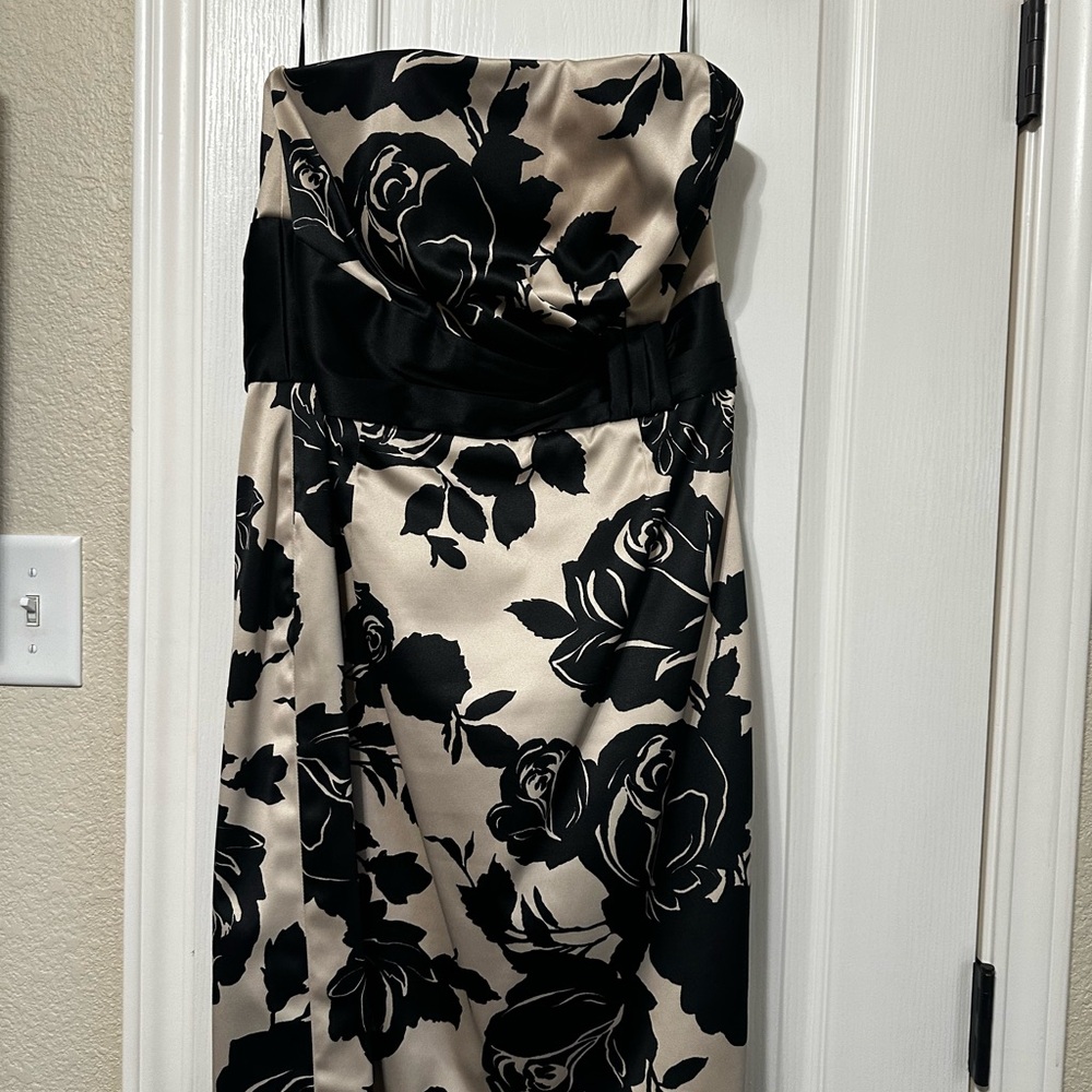 Elegant Black and Cream Strapless Dress